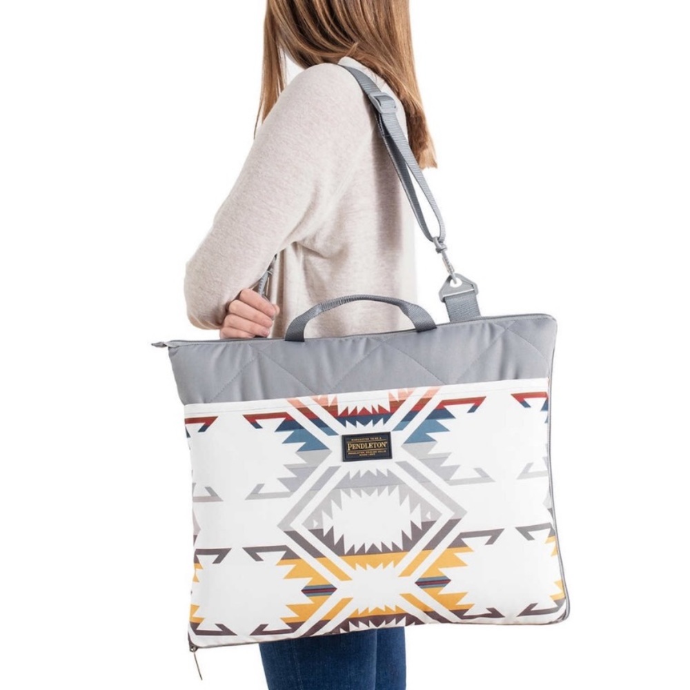 Pendleton Outdoor Packable Blanket - Picture 3 of 8